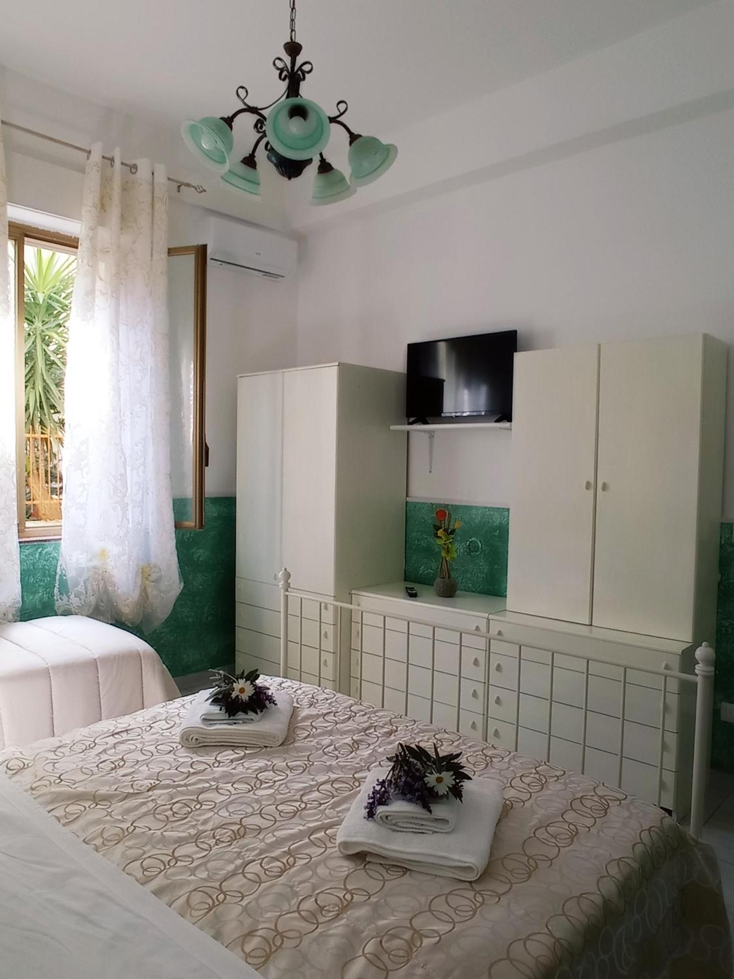 Mary Home - Casa Vacanza Таормина Номер фото